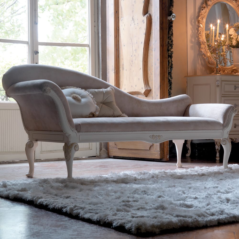 classic Italian chaise longue, soft pink velvet, white painted frame