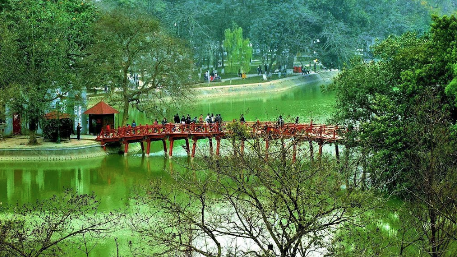 Vietnam, Hanoi, Ngoc Son Temple with scarlet bridge