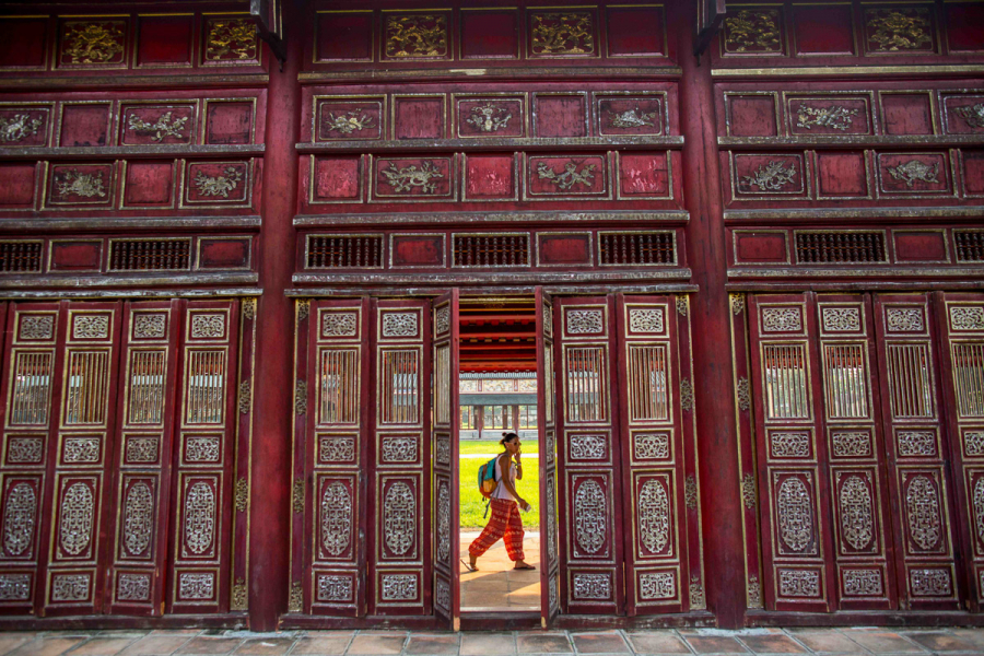 Vietnam, Forbidden City in Hue, seen through an open door