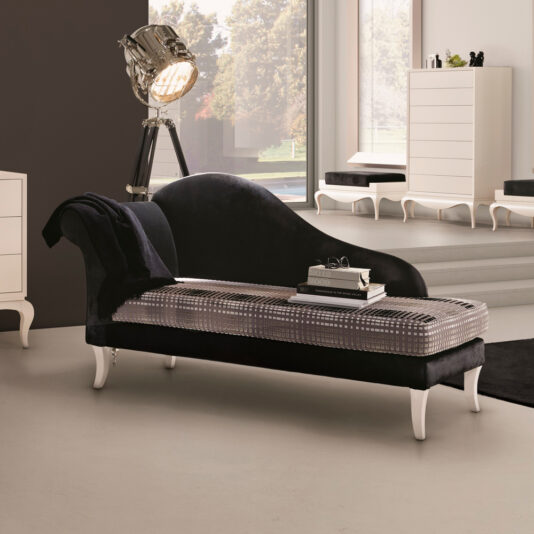 Modern Velvet Upholstered Chaise Longue