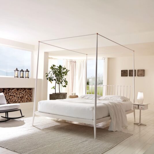Contemporary Italian Designer Four Poster Bed Contemporary Italian Designer Four Poster Bed
