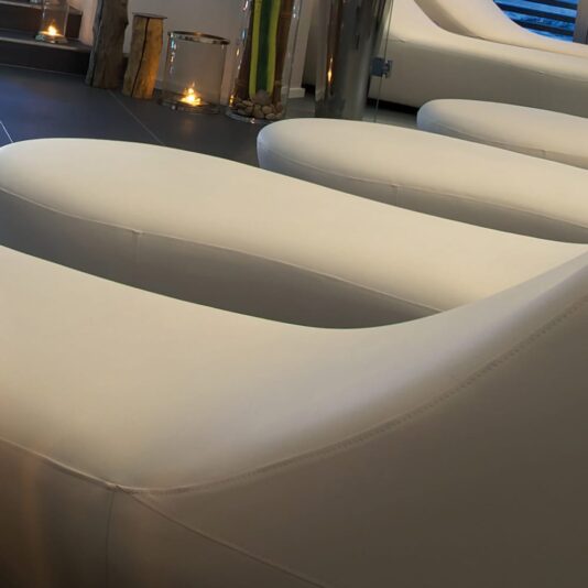 Luxury Italian Contemporary Curved Chaise Luxury Italian Contemporary Curved Chaise
