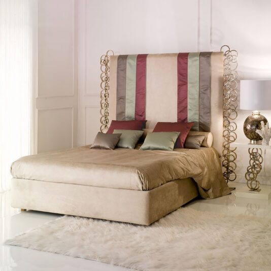 Contemporary Italian Designer Silver Side Table Contemporary Italian Designer Luxury Bed