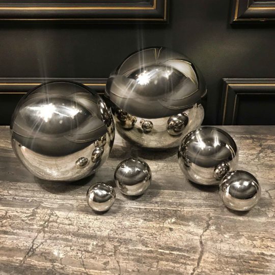 Silver Sphere Objets d'Art