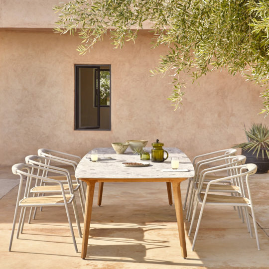 Outdoor Dining Table And Chairs